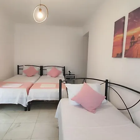 First Line Lägenhet